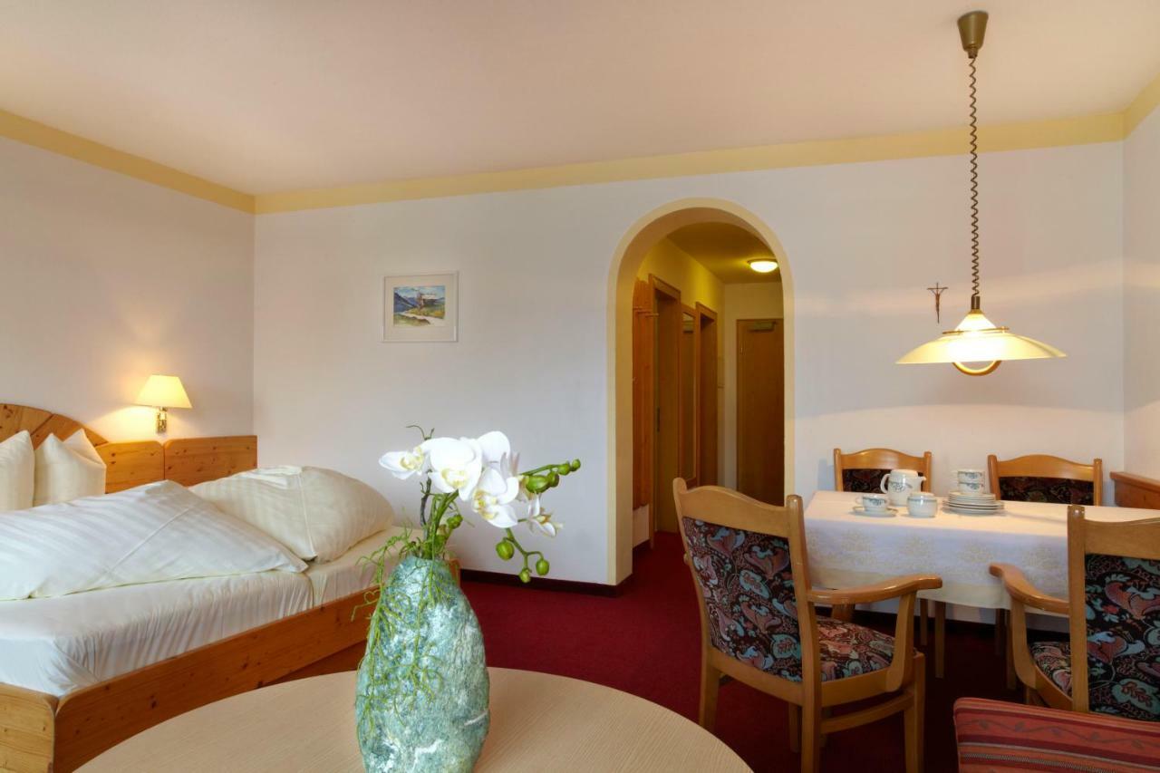 Hotel Am Roemerweg Фісс Екстер'єр фото